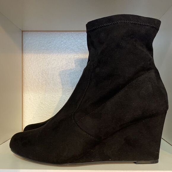 Lane Bryant Womens Black Suede Wedge Ankle Boots Classic Minimalist Everyday - Picture 5 of 13